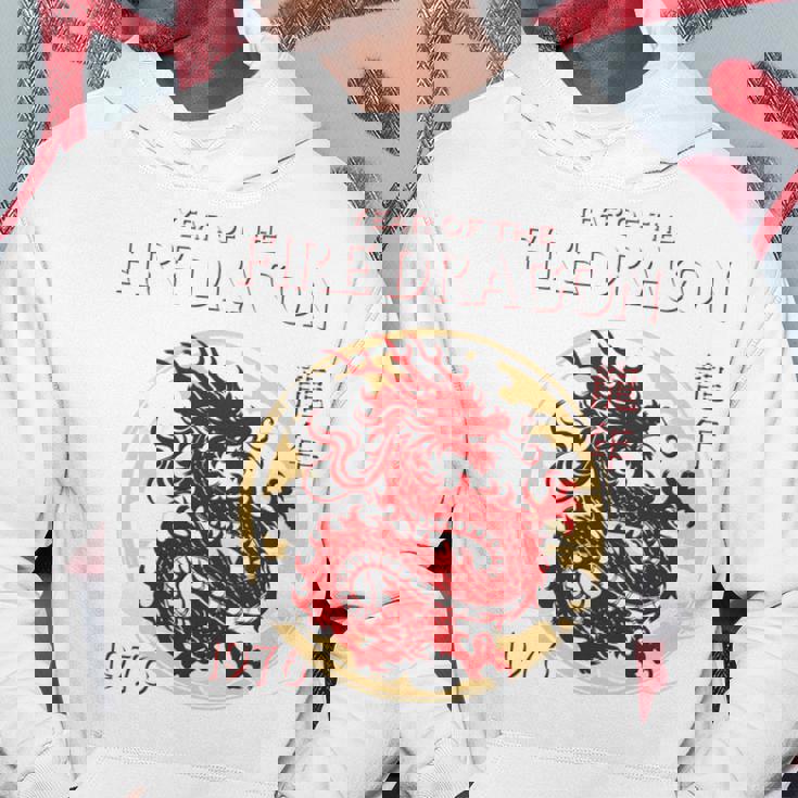 1976年 龍の年 誕生日 1976年 チャイニーズファイアードラゴン 長袖tシャツ パーカー 面白い贈り物