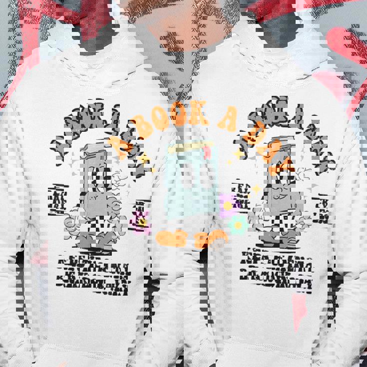 A Book A Day Keep The Mental Breakdown Away Book Lovers パーカー 面白い贈り物