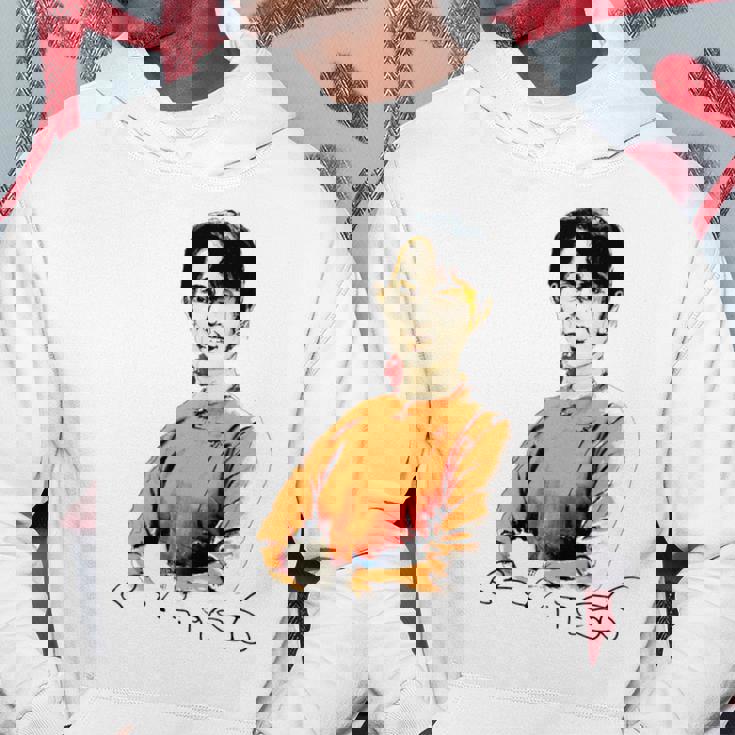 Daw Aunganuu Kyi-Signature 長袖tシャツ パーカー 面白い贈り物