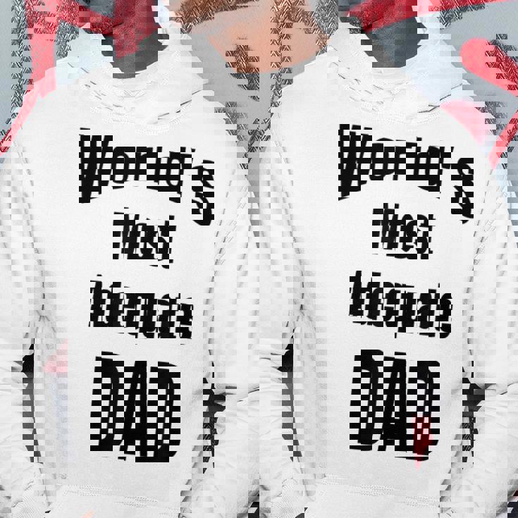 World's Most Adequate Dad はポップへの面白いギフトになります。 パーカー 面白い贈り物