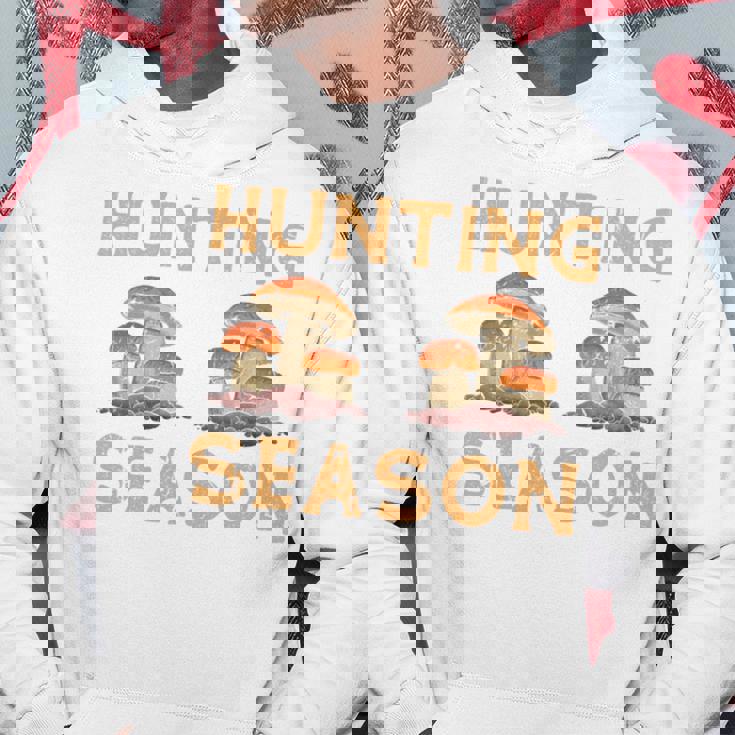 キノコ狩りの季節 長袖tシャツ パーカー 面白い贈り物