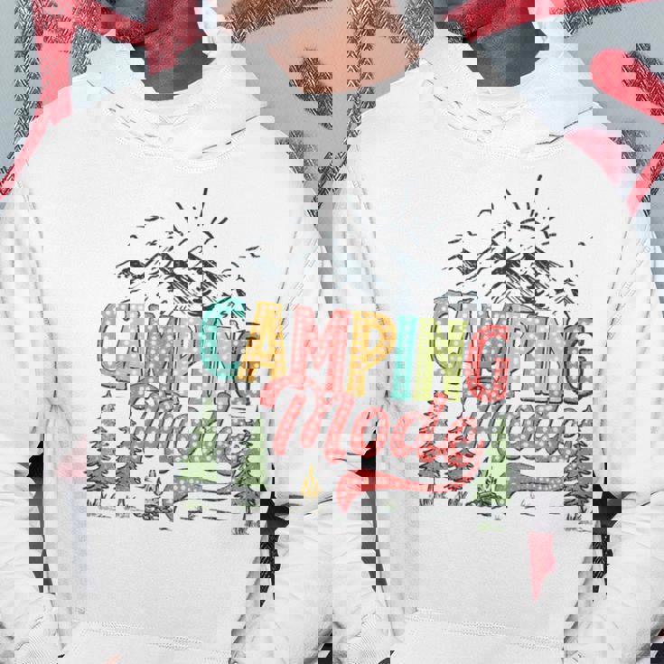 キャンプモード おもしろキャンパー 自然愛好家 スカウト ハローサマー パーカー 面白い贈り物