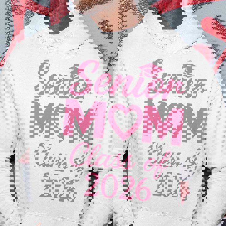 シニアママクラス 2026年 ピンク プラウド 卒業 母 卒業 長袖tシャツ パーカー 面白い贈り物