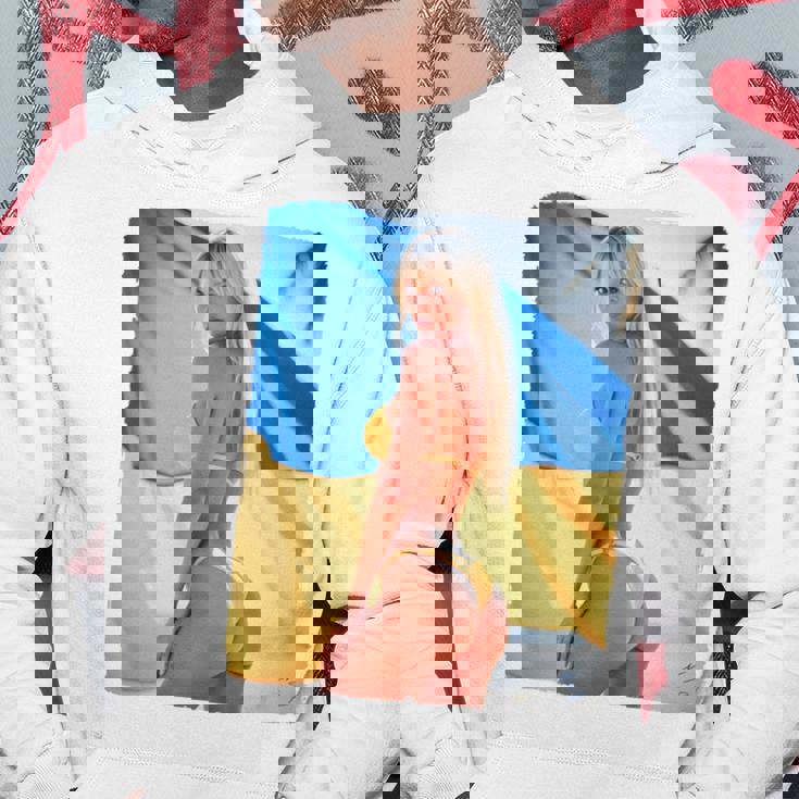 セクシーガールグラフィックtシャツ 「モダンピンナップガール&ウクライナ国旗2」 長袖tシャツ パーカー 面白い贈り物