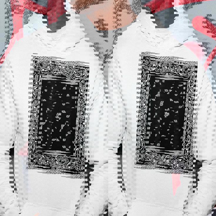 ホワイトブラックバンダナプリントtシャツ ペイズリー柄 パーカー 面白い贈り物