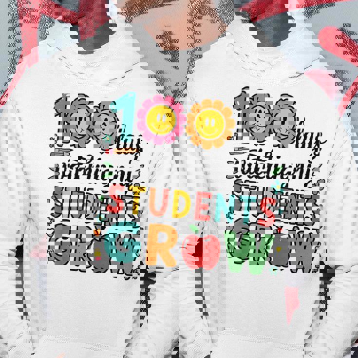 生徒たちが幸せに育つ100日間の学校を見る パーカー 面白い贈り物