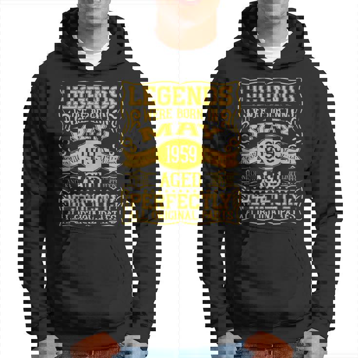 66歳の誕生日伝説は1959年5月に誕生しました。 パーカー