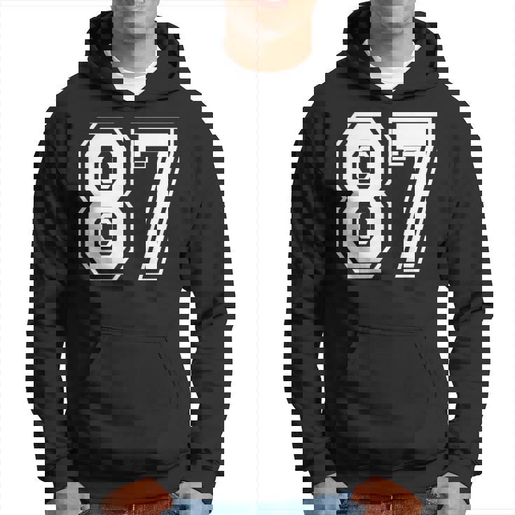 87番の前面と背面にホワイトのプリント。 パーカー