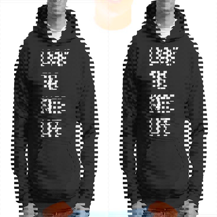 Kate の人生を生きている Kate パーカー