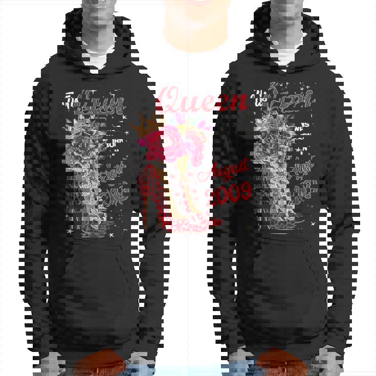 この女王は2009年8月に誕生しました。 パーカー