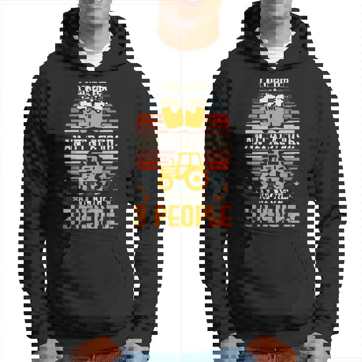 ビールとトラクターが好きで、たぶん3人で農作業をしています。 パーカー