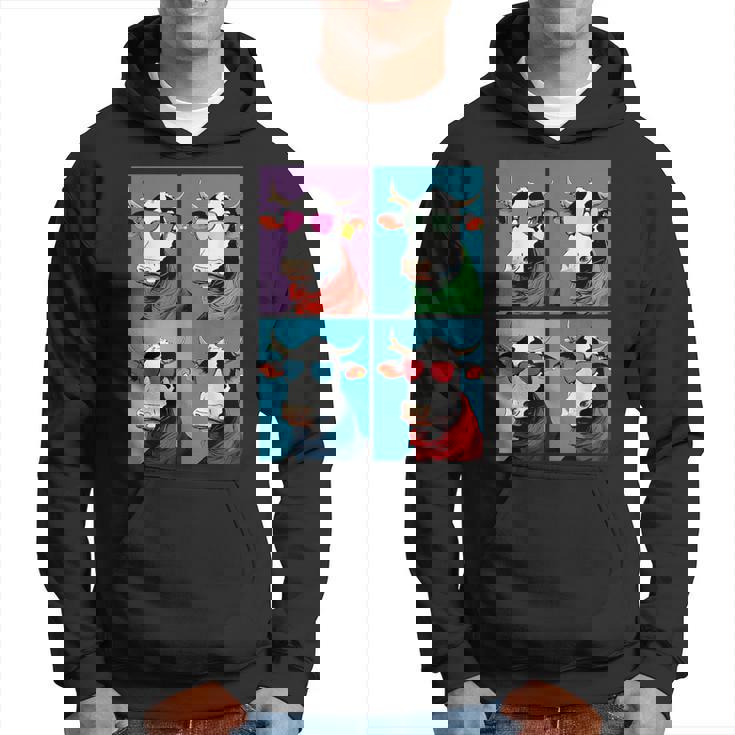 不機嫌そうな牛、エッジの効いた牛のグラフィックデザイン 牛好き向け パーカー