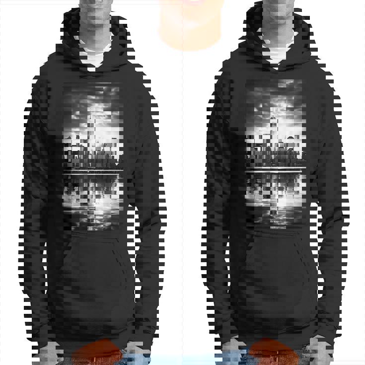 反射写真付き都市のモノクロ写真 パーカー