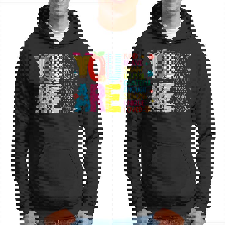 学校の初日に、あなたは素敵で、勇敢で、インスピレーションを与える先生です。 パーカー