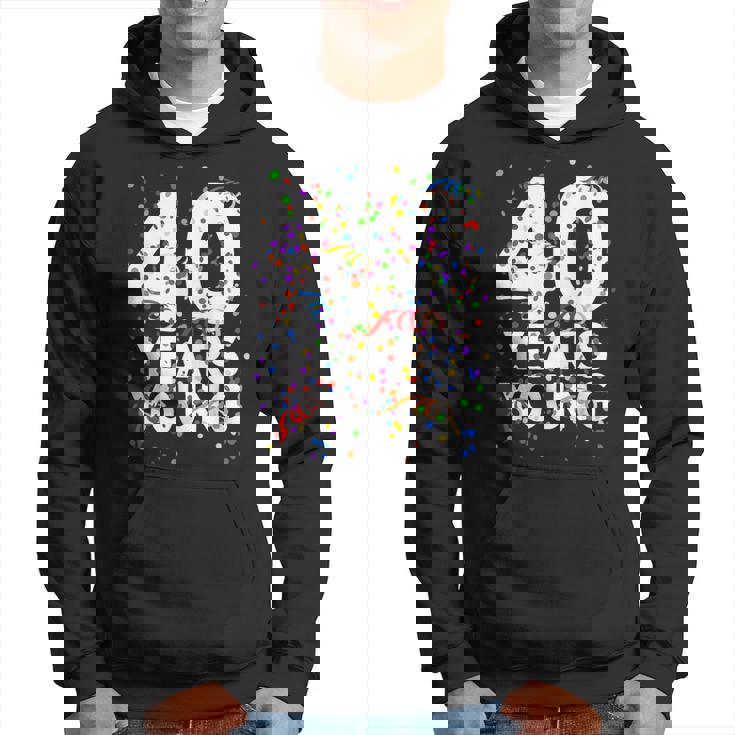 面白 40 Years Young Happy 40Th Birthday シャツ メンズ レディース パーカー