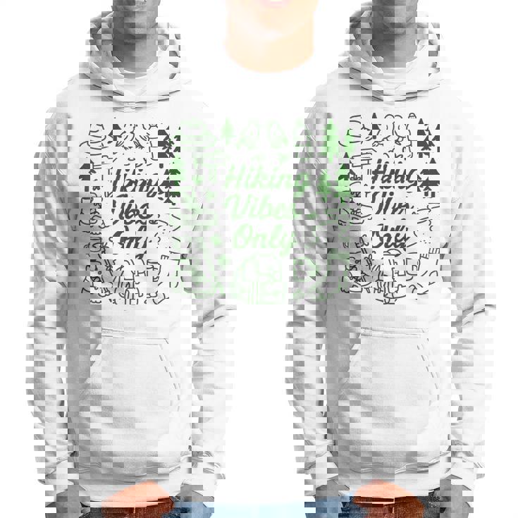 ハイキング バイブスオンリー 自然 落書き アート ミニマリスト 森林愛好家 パーカー