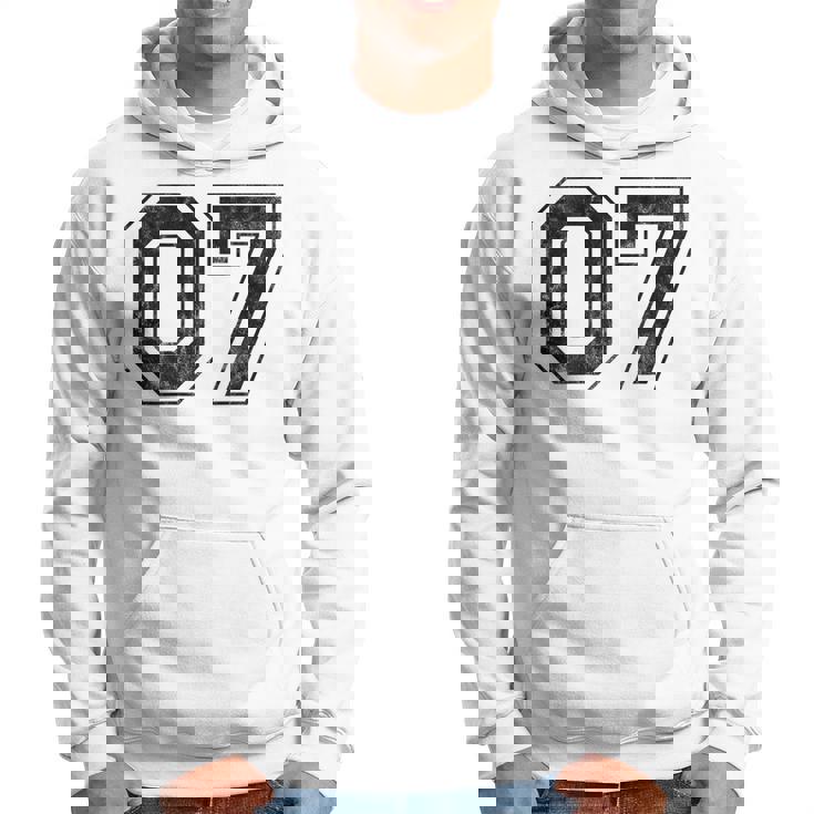 背中に07番 パーカー