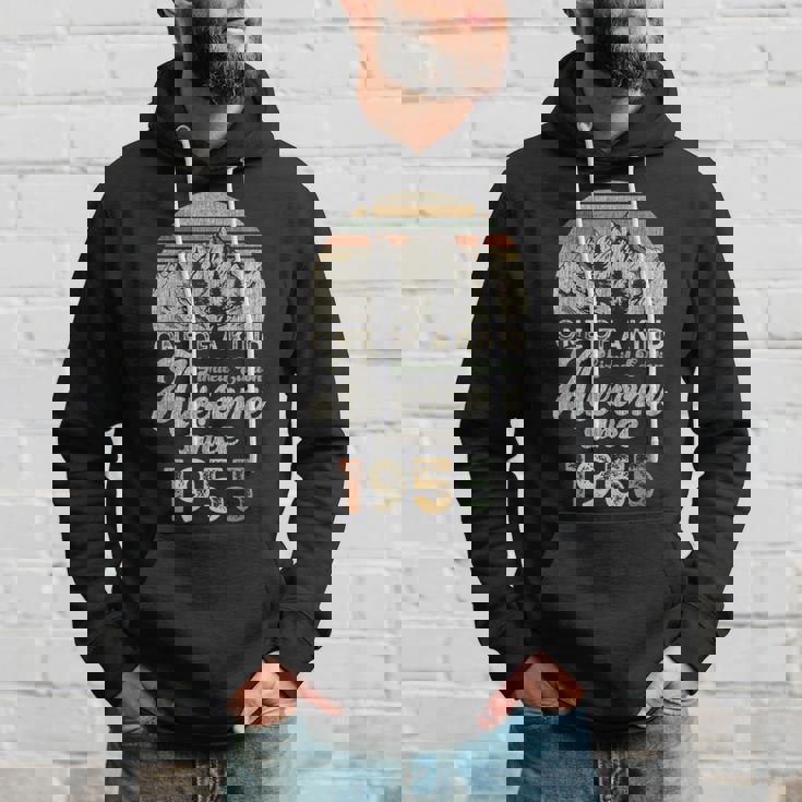 1955年の誕生以来、70年の歴史を誇る山々 パーカー 彼への贈り物