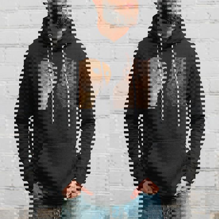 2匹の猫がミームを話す パーカー 彼への贈り物