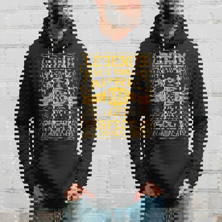 59歳の誕生日伝説は1966年4月に誕生しました。 パーカー 彼への贈り物