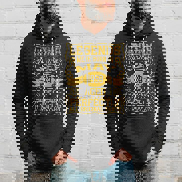 66歳の誕生日伝説は1959年5月に誕生しました。 パーカー 彼への贈り物