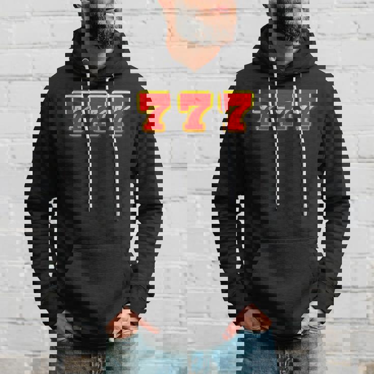 777 スリーセブン【スロット カジノ ラッキー7】数字 文字 シンプル デザイン パーカー 彼への贈り物