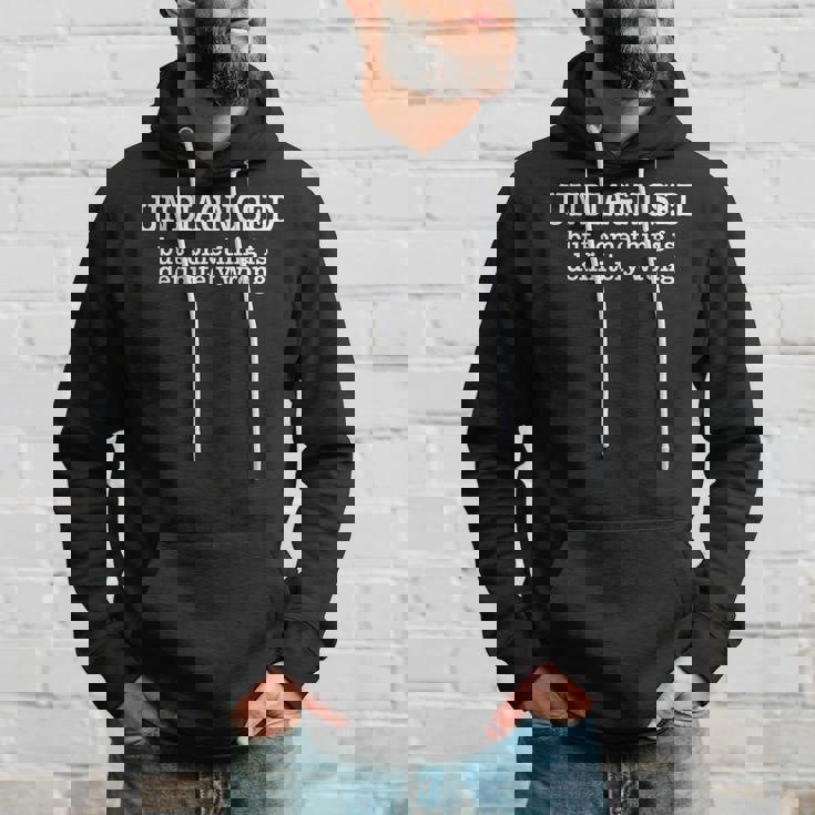 Undiagnosed Butomething Is Definely Wrong 面白い引用 パーカー 彼への贈り物