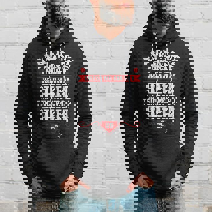 カート・スズキ Always Be Yourself Gameday パーカー 彼への贈り物