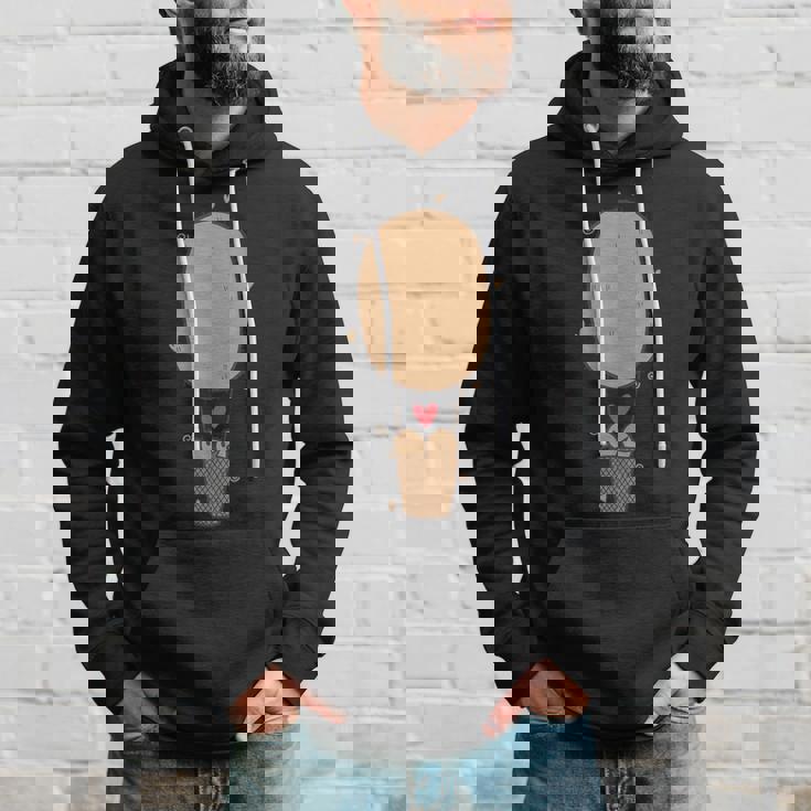 キウイフルーツバルーンで飛ぶ2羽のキウイ鳥。 パーカー 彼への贈り物