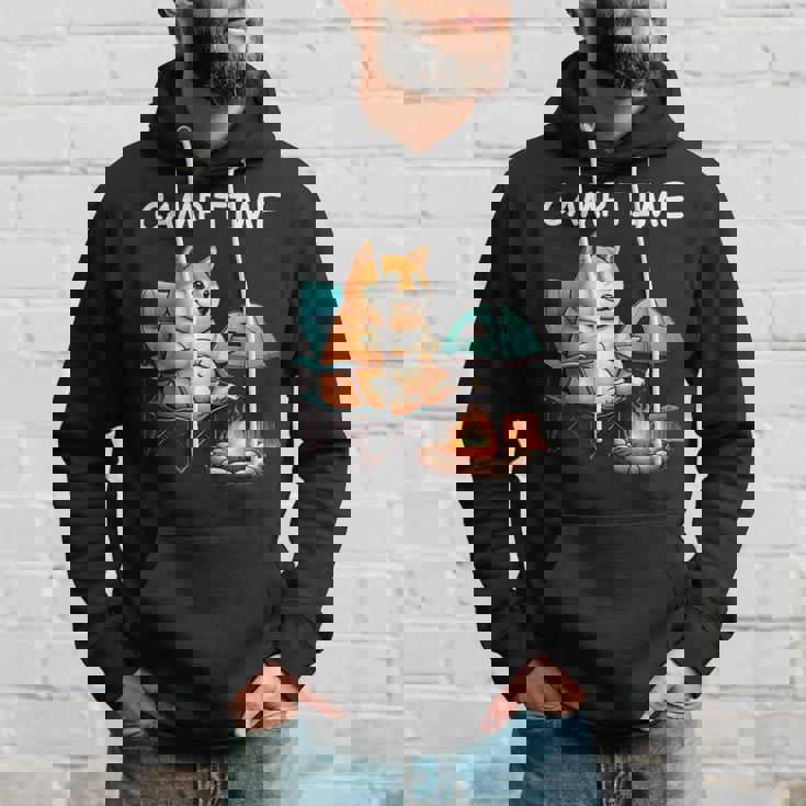 キャンプ Camp Time アウトドア 焚火 おもしろ 犬 柴犬好き 柴犬 名言 文字 面白い ふざけた ネタ パーカー 彼への贈り物