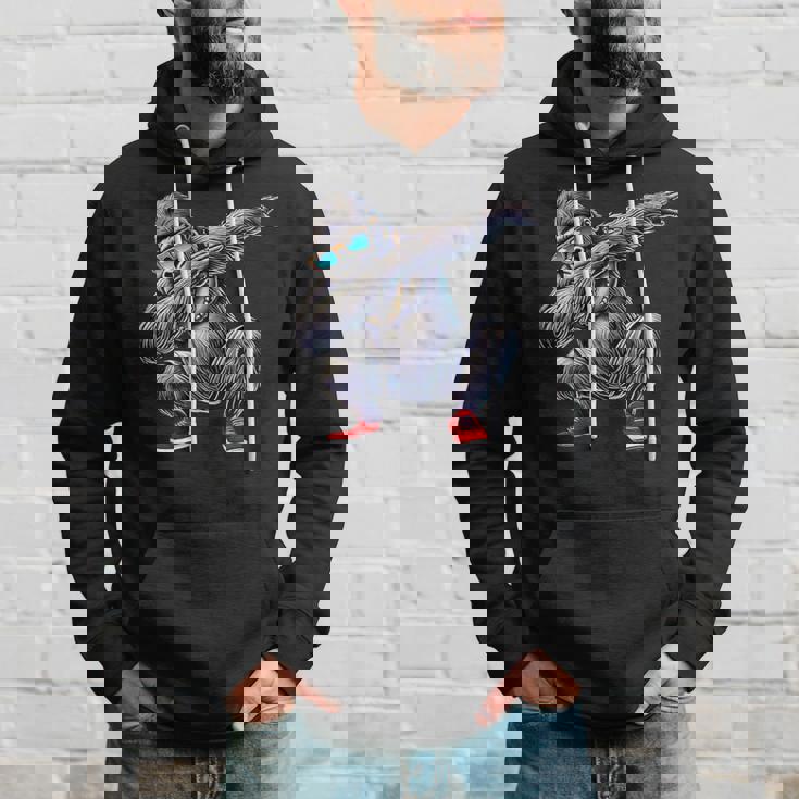 サングラスをかけたダブダンスのゴリラ猿 パーカー 彼への贈り物