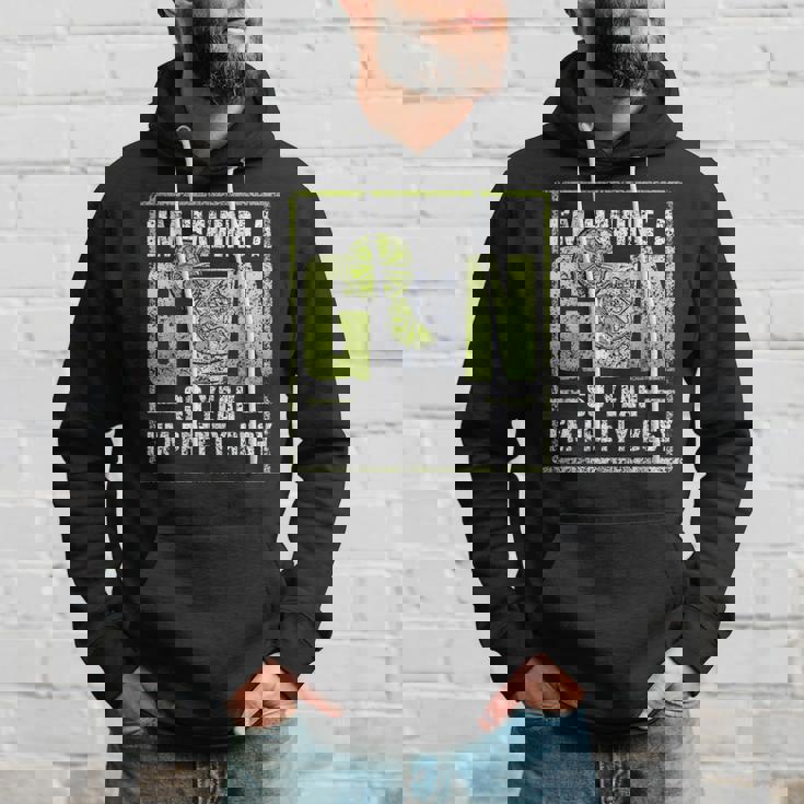 ジンを飲んでるんだ。 恋人 ドリンク ジンズ アルコール ジン パーカー 彼への贈り物