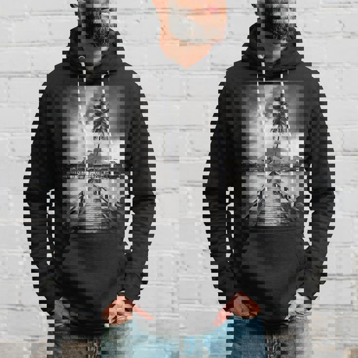 タヒチ州の熱帯小屋のモノクロ写真 パーカー 彼への贈り物