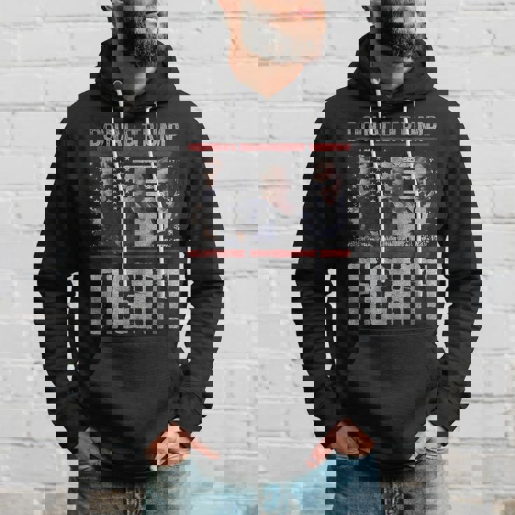 ドナルド・トランプ拳ポンプ We Fight American Flag Trump 2024 パーカー 彼への贈り物