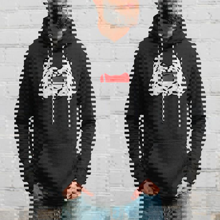 ハートを形作る漫画の手 インドネシア国旗 パーカー 彼への贈り物