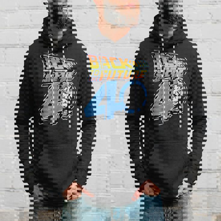 バック・トゥ・ザ・フューチャー 40周年記念時計塔ロゴ パーカー 彼への贈り物