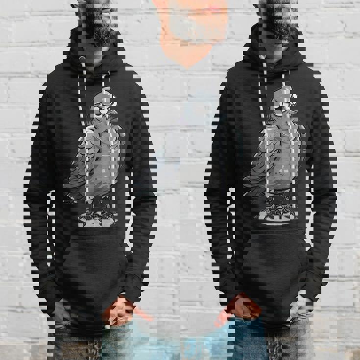 不機嫌そうなピジョン I カートゥーンピジョン パーカー 彼への贈り物