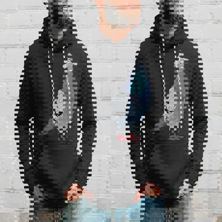 新聞帽子をかぶった鳩 パーカー 彼への贈り物