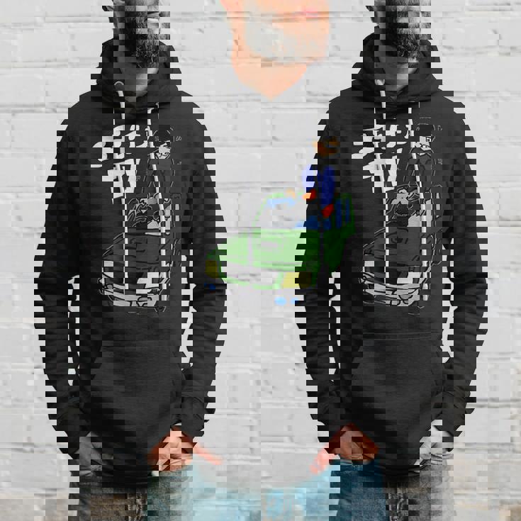 横転した車の屋根を板金するようす パーカー 彼への贈り物