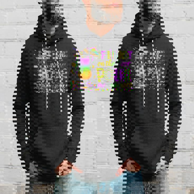 私が床にいないなら、マルディグラ（2025）をもう一杯注いでください パーカー 彼への贈り物