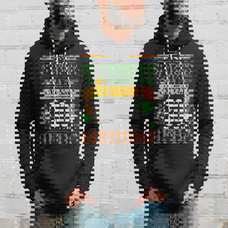 聖パトリックの日と私の30歳の誕生日 30歳 パーカー 彼への贈り物