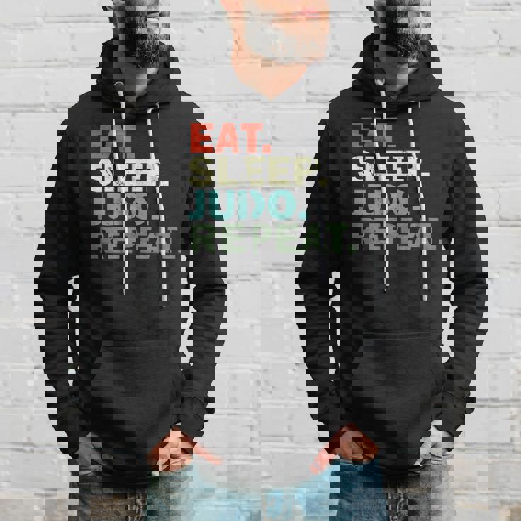 面白い柔道家が寝る柔道を食べる パーカー 彼への贈り物