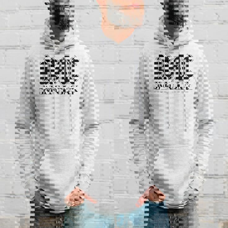 AcDcロックミュージックバンドバックブラックロゴ。 パーカー 彼への贈り物