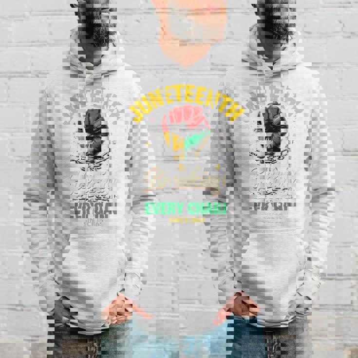 Junenth Breaking Every Chainince 1865 Fist Pride 長袖tシャツ パーカー 彼への贈り物