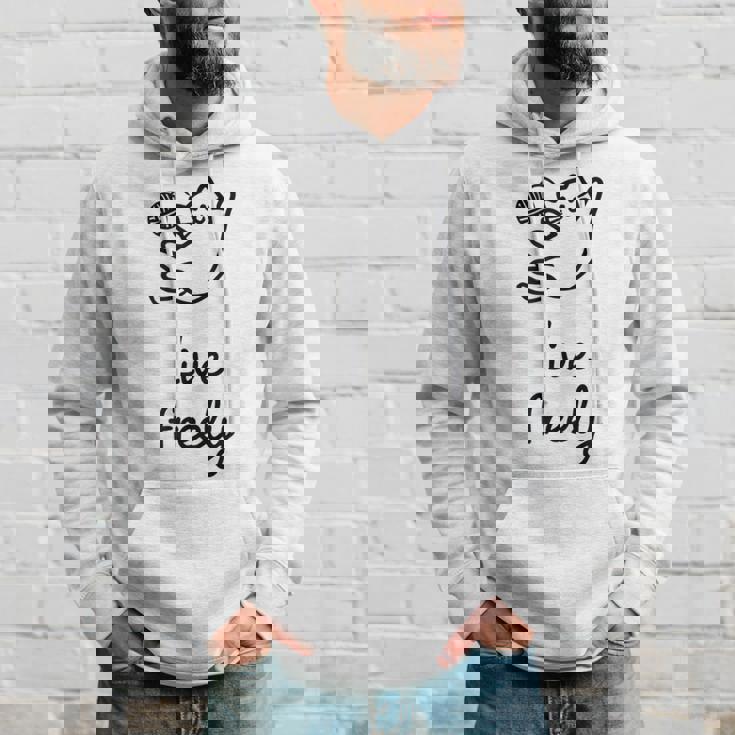 Live Freely パーカー 彼への贈り物