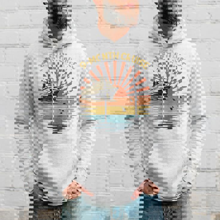 Nine Month Cruisehipunset Withharks In Ocean 長袖tシャツ パーカー 彼への贈り物