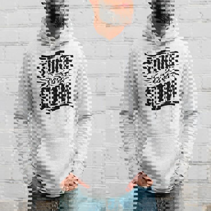 Stronger Than Thetorm Motivational Inspirational Positive パーカー 彼への贈り物