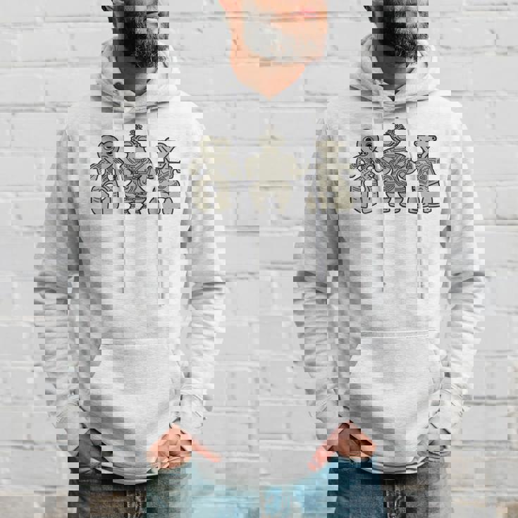 Tomodachi 土偶 縄文 時代 遮光器土偶 ハート形土偶 仮面の女神 宇宙人 はにわ かわいい シュール 長袖tシャツ パーカー 彼への贈り物