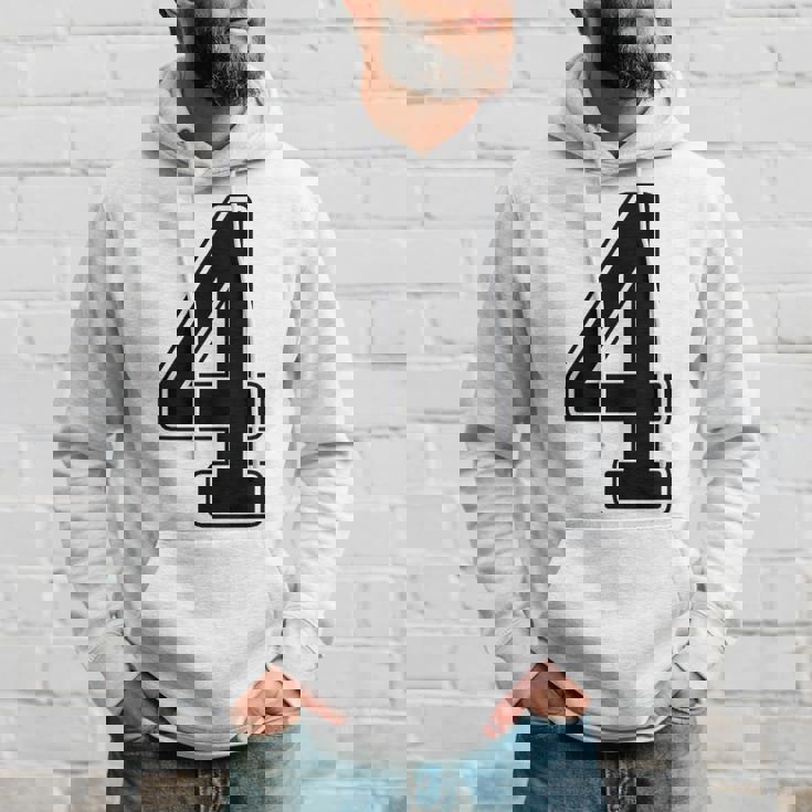 【バックプリント・背中側】4 数字 背番号 ユニフォーム ナンバー【ブラック／黒の文字】スポーツ 野球 サッカー 部活 パーカー 彼への贈り物