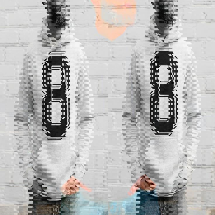 【バックプリント・背中側】8 数字 背番号 ユニフォーム ナンバー【ブラック／黒 の文字】スポーツ 練習着 部活 パーカー 彼への贈り物